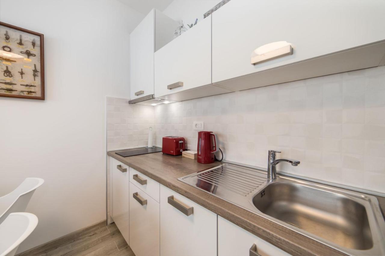 Villa Jadranka Apartments Tucepi Ngoại thất bức ảnh