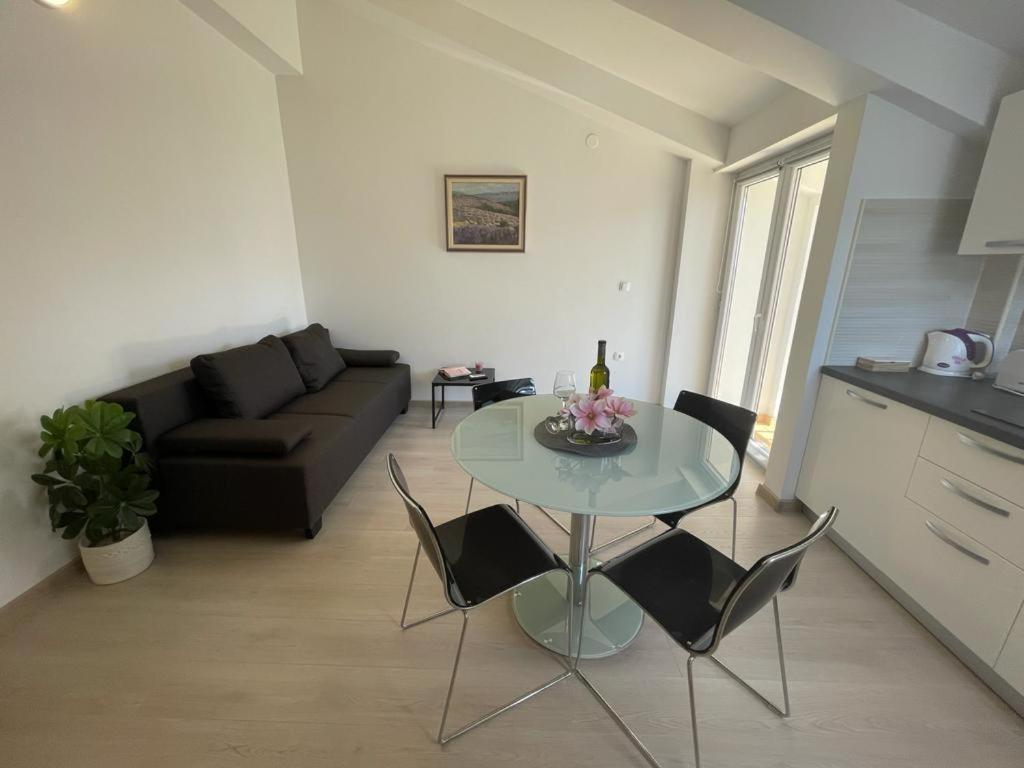 Villa Jadranka Apartments Tucepi Ngoại thất bức ảnh