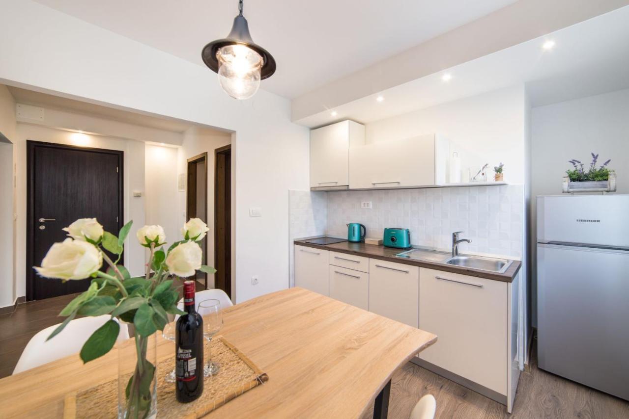 Villa Jadranka Apartments Tucepi Ngoại thất bức ảnh