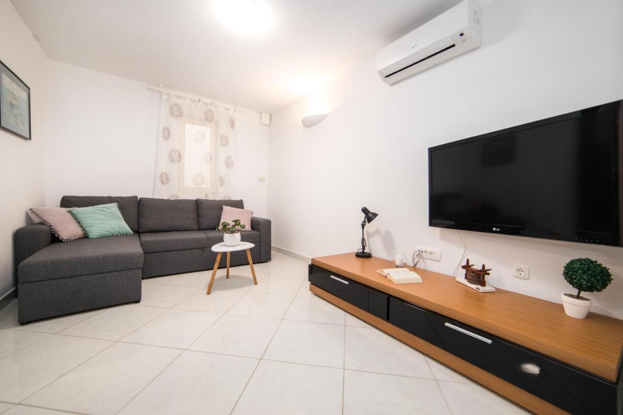 Villa Jadranka Apartments Tucepi Ngoại thất bức ảnh