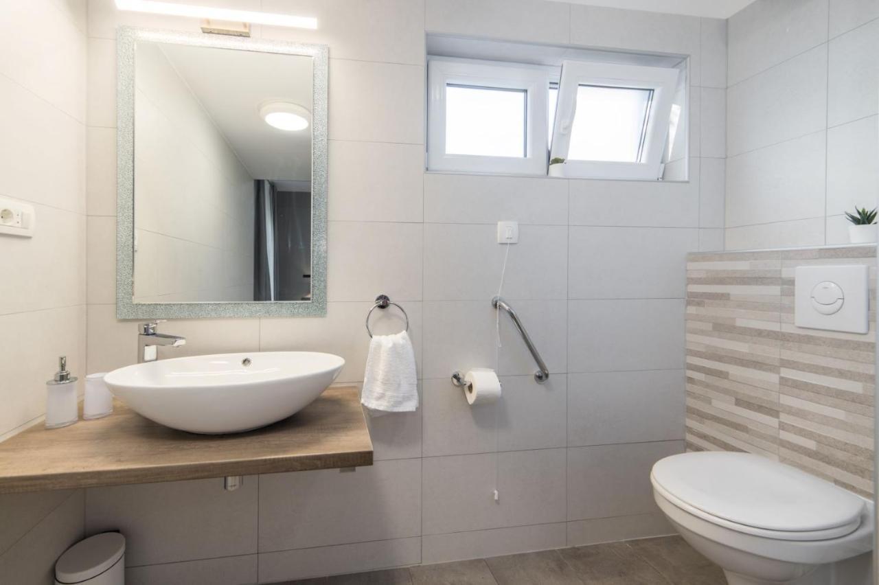 Villa Jadranka Apartments Tucepi Ngoại thất bức ảnh