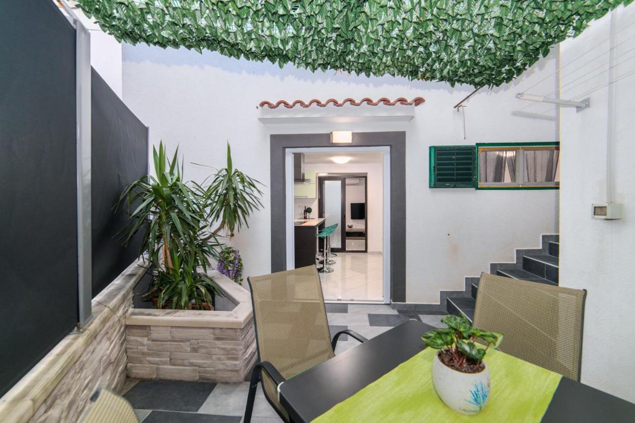 Villa Jadranka Apartments Tucepi Ngoại thất bức ảnh