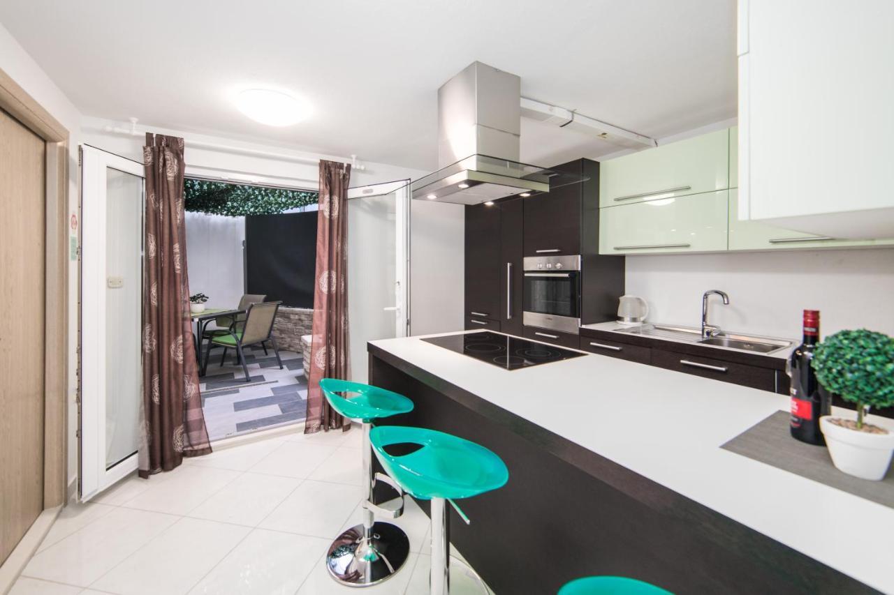Villa Jadranka Apartments Tucepi Ngoại thất bức ảnh