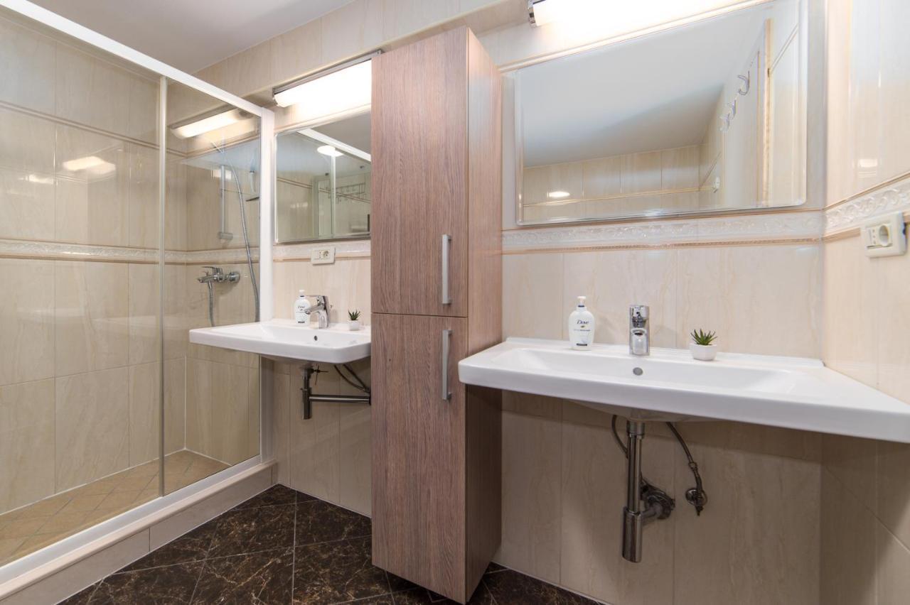 Villa Jadranka Apartments Tucepi Ngoại thất bức ảnh